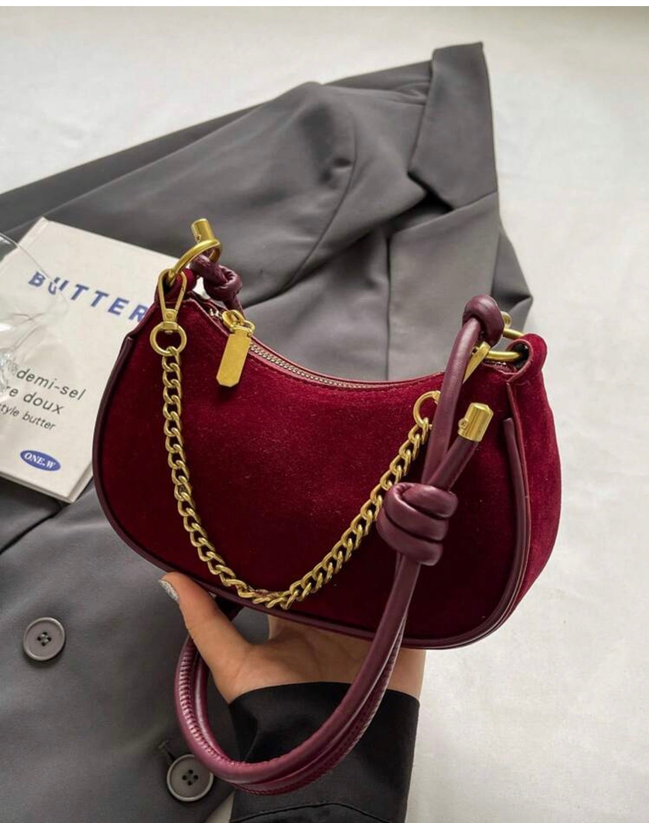 شنطة كتف جلد شمواه بتصميم عصري –نبيتي شيك