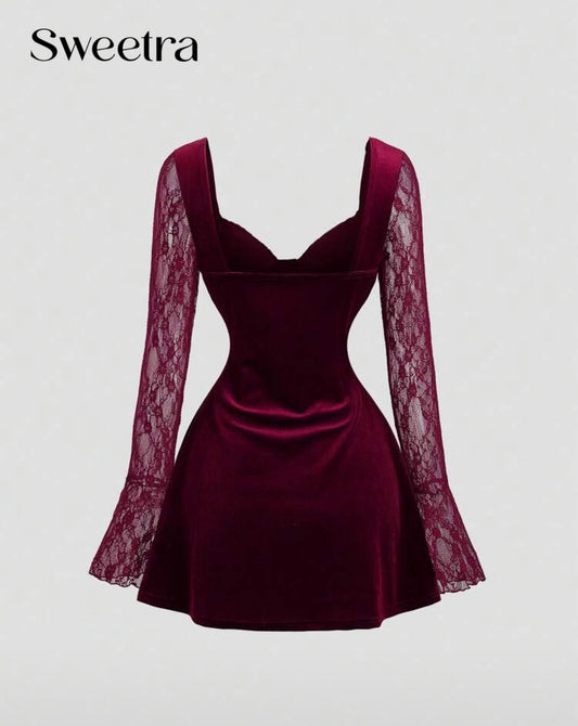 فستان مخملي قصير بأكمام دانتيل شفافة وتصميم أنثوي جذاب