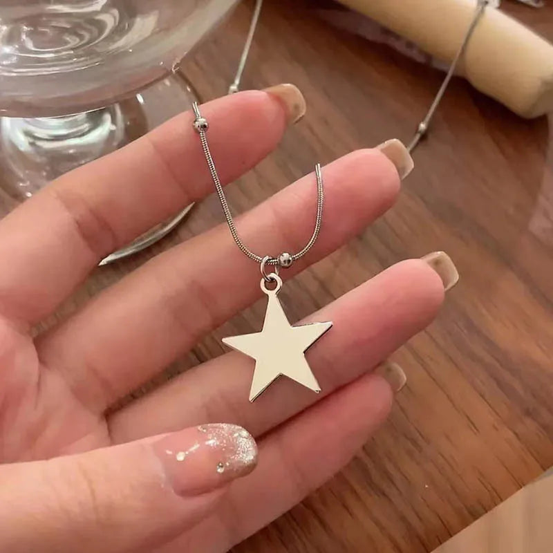 عقد نجمة أنيق – إكسسوار بسيط يناسب جميع الإطلالات