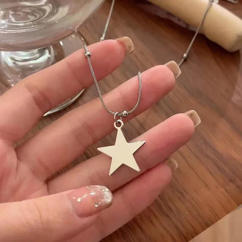 عقد نجمة أنيق – إكسسوار بسيط يناسب جميع الإطلالات